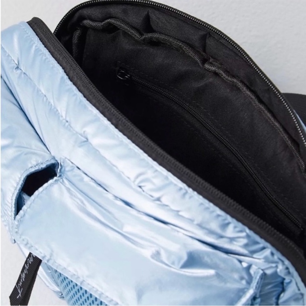*NEW* FP Movement Courtside Cargo Sling Bag Ice Blue Metallic Belt Fanny Purse - Picture 5 of 10